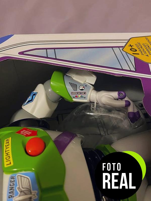 buzz-lightyear-figura-interactiva-toy-story-foto-3