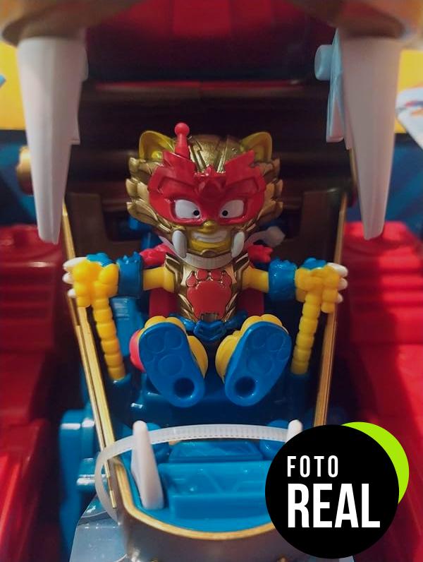 superthings-tigerbot-transformable-foto-2