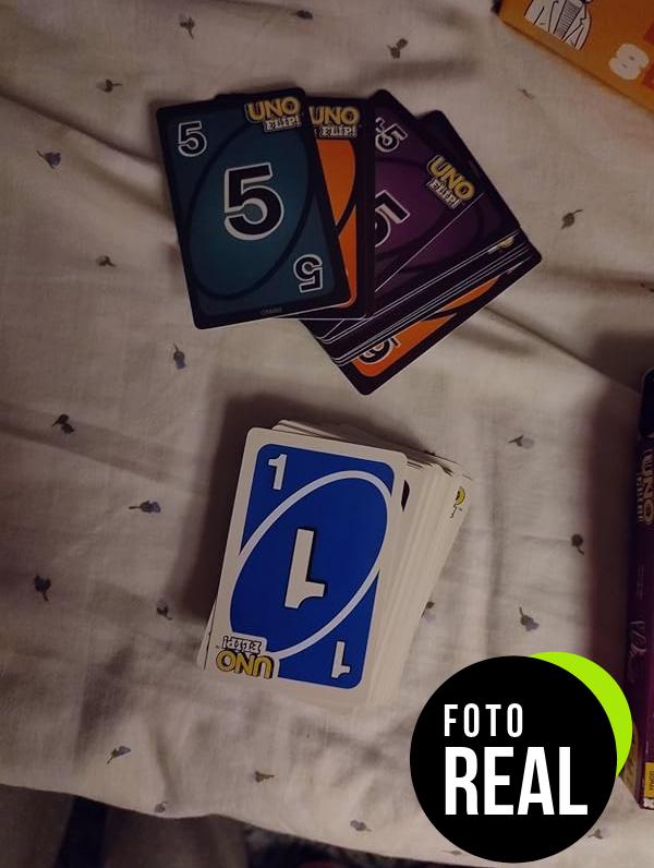 uno-flip-cartas-foto-1